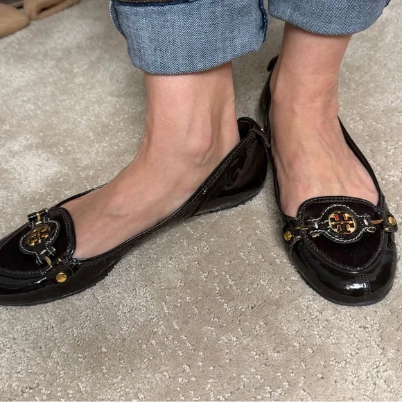 NWOT Tory Burch Dark Brown Patent Leather & Haircalf Ballet Flats Gold Hardware - Picture 11 of 15